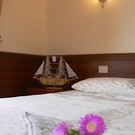 Hotel Kosmira *