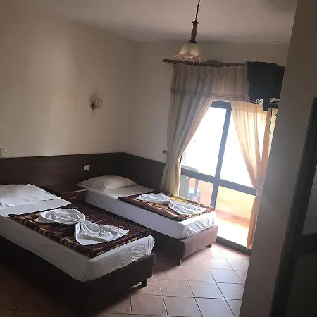 Kosmira Hotel *