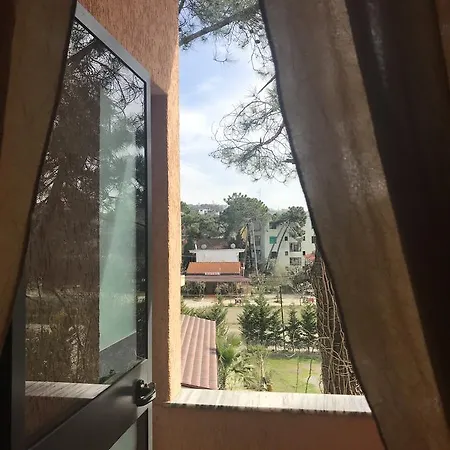 Kosmira Hotel Golem (Tirana)