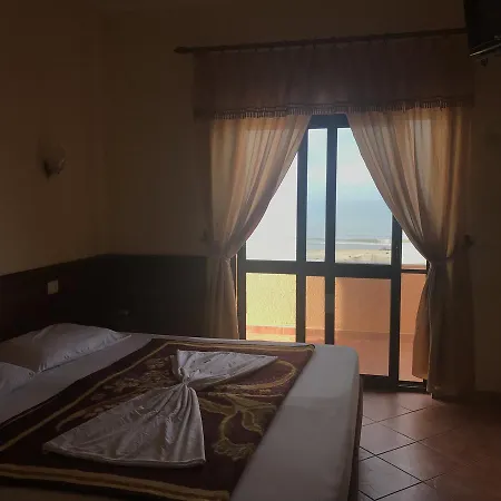 Kosmira Hotel *